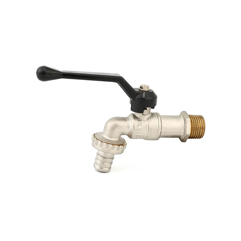 Vòi nước treo tường giá tốt AMT-7019